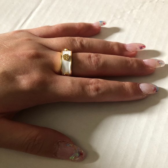 TORY BURCH KIRA ENAMEL RAISED CIRCLE LOGO - Picture 7 of 11